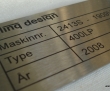 Lasergraveret maskinskilt.
